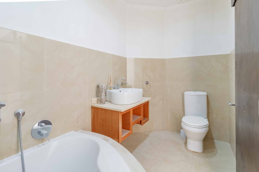 To Let 2 Bedroom Property for Rent in Sea Point Western Cape